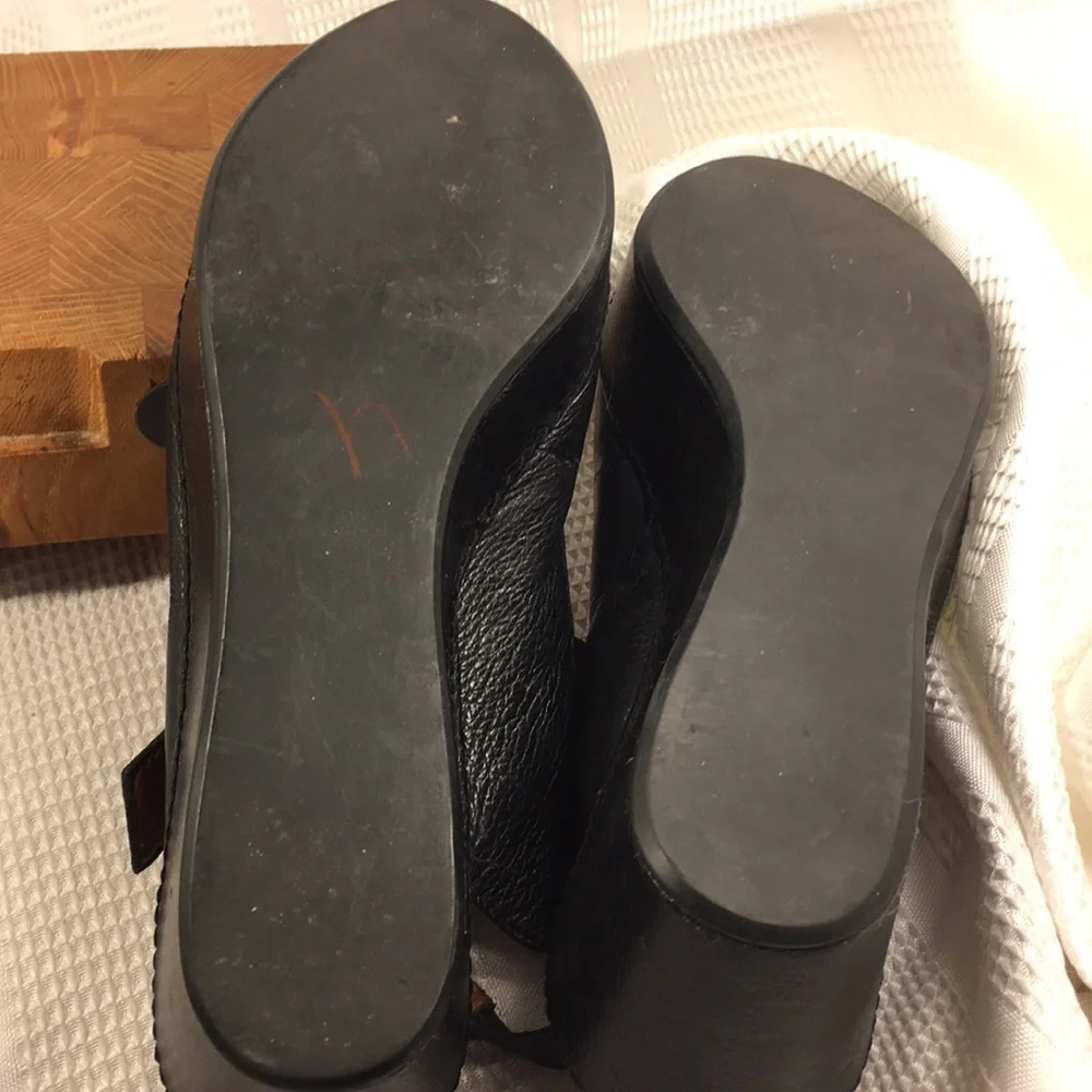 Lucky Brand buttery leather peep toe platform shoe